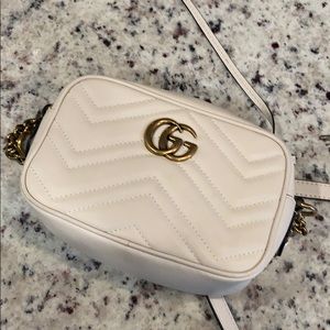 AUTHENTIC Gucci purse!